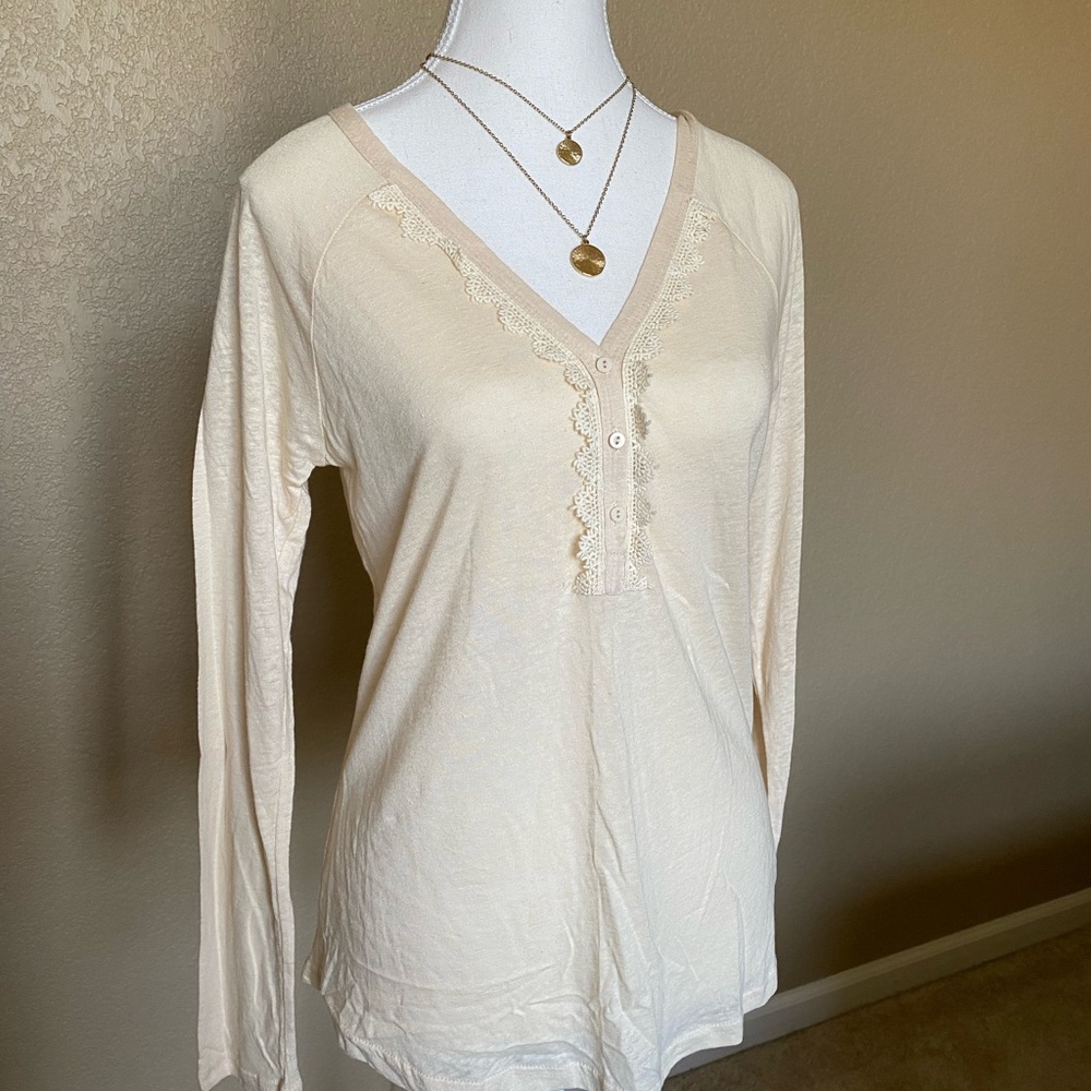 NWT Skies Are Blue Cream Long Sleeve Fitted Blouse